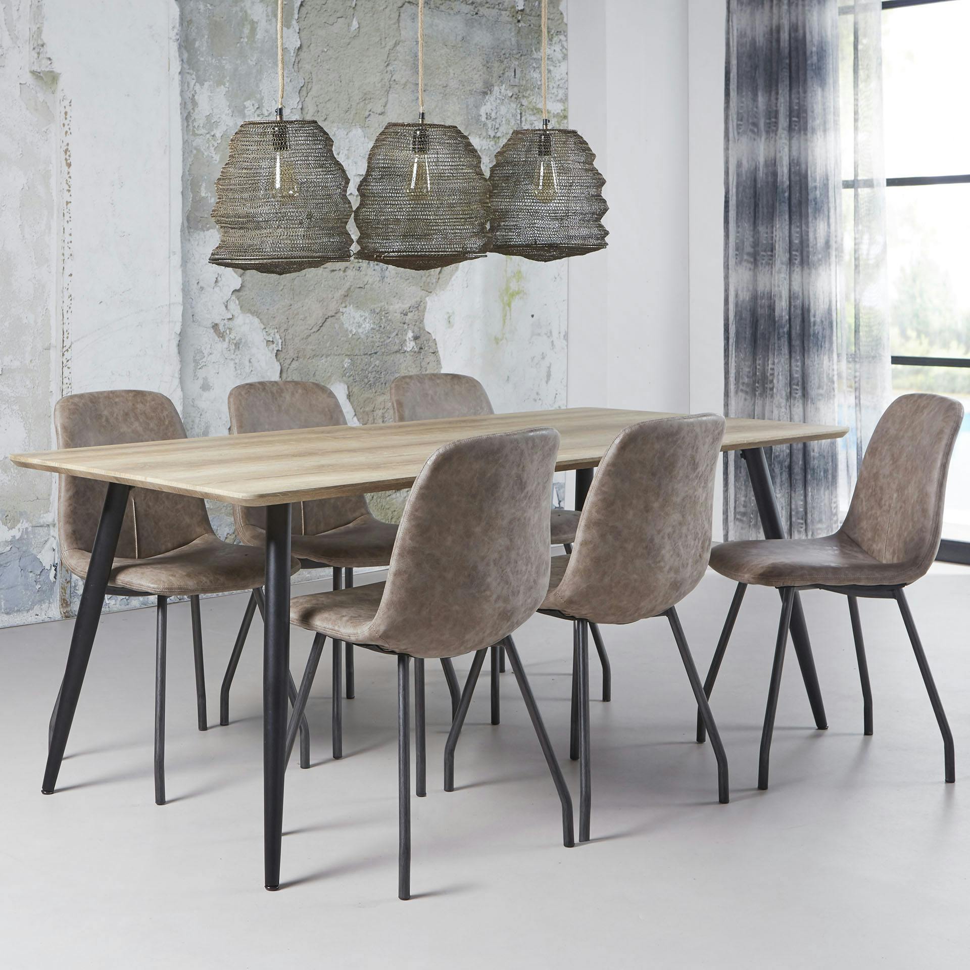Table de repas rectangulaire pieds metal de style contemporain
