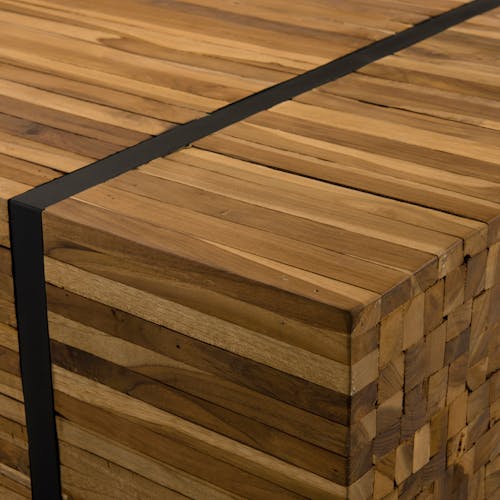 Table basse en bois recycle avec roulettes de style contremporain