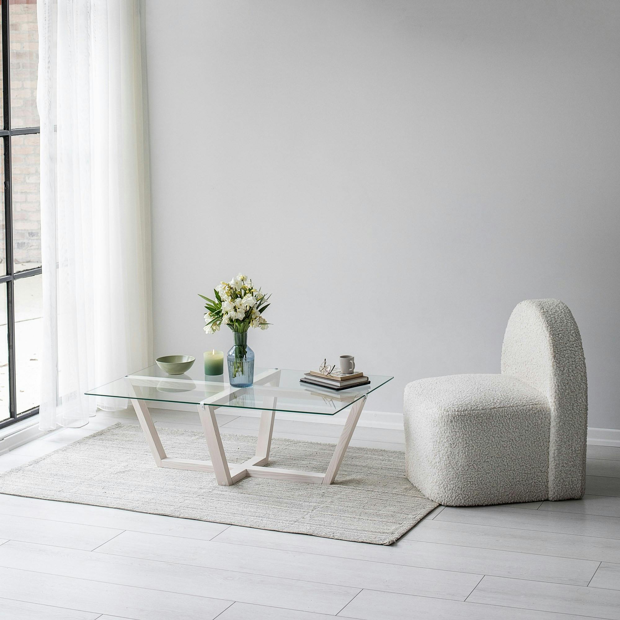 Table basse blanche design - verre trempé, pied croisé LHASA