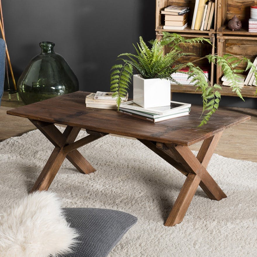 Table basse en bois recycle pieds croises de style contemporain