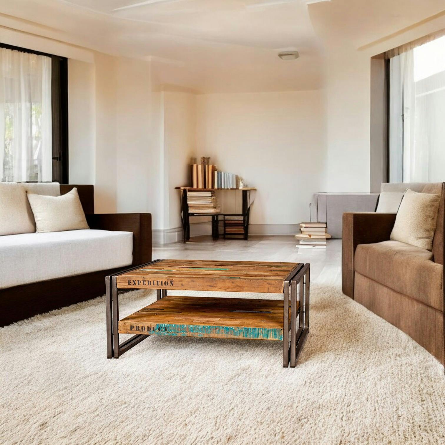 Table basse carree en bois recycle et metal de style industriel