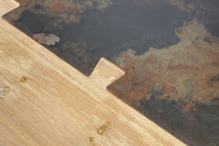 Table basse carrée en métal plaqué sapin massif et métal, et pieds bois massif 75x75x45cm VULCAN