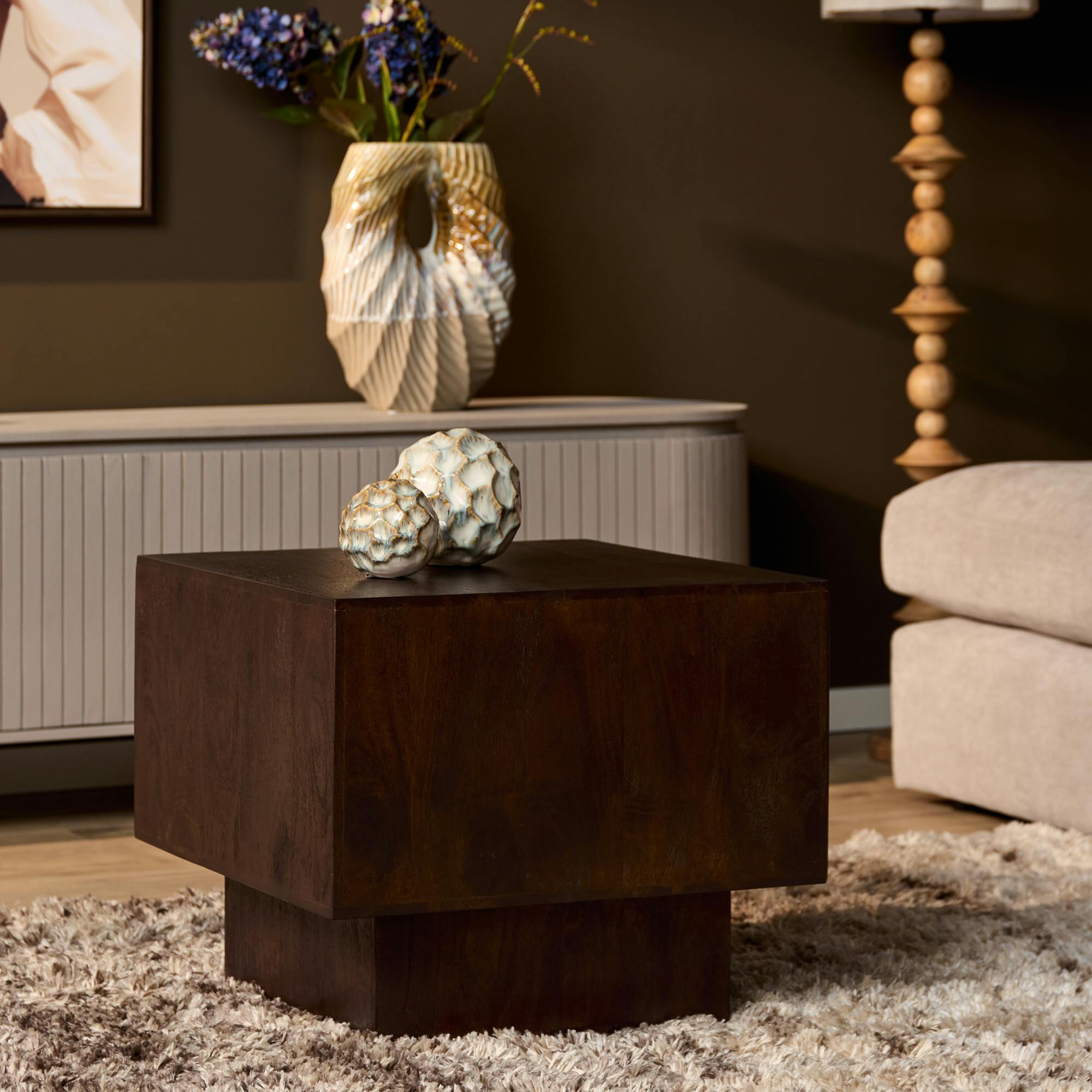 Table basse cube vintage en bois brun 56 cm ALMA