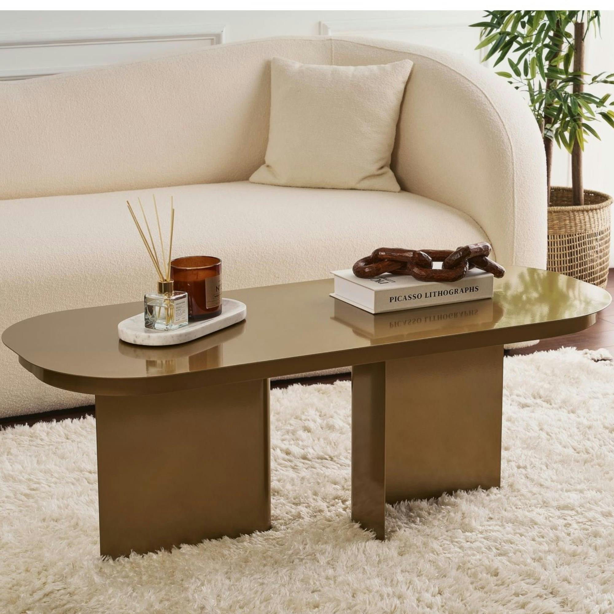 Table basse design dorée mate - pieds incurvés SFAX
