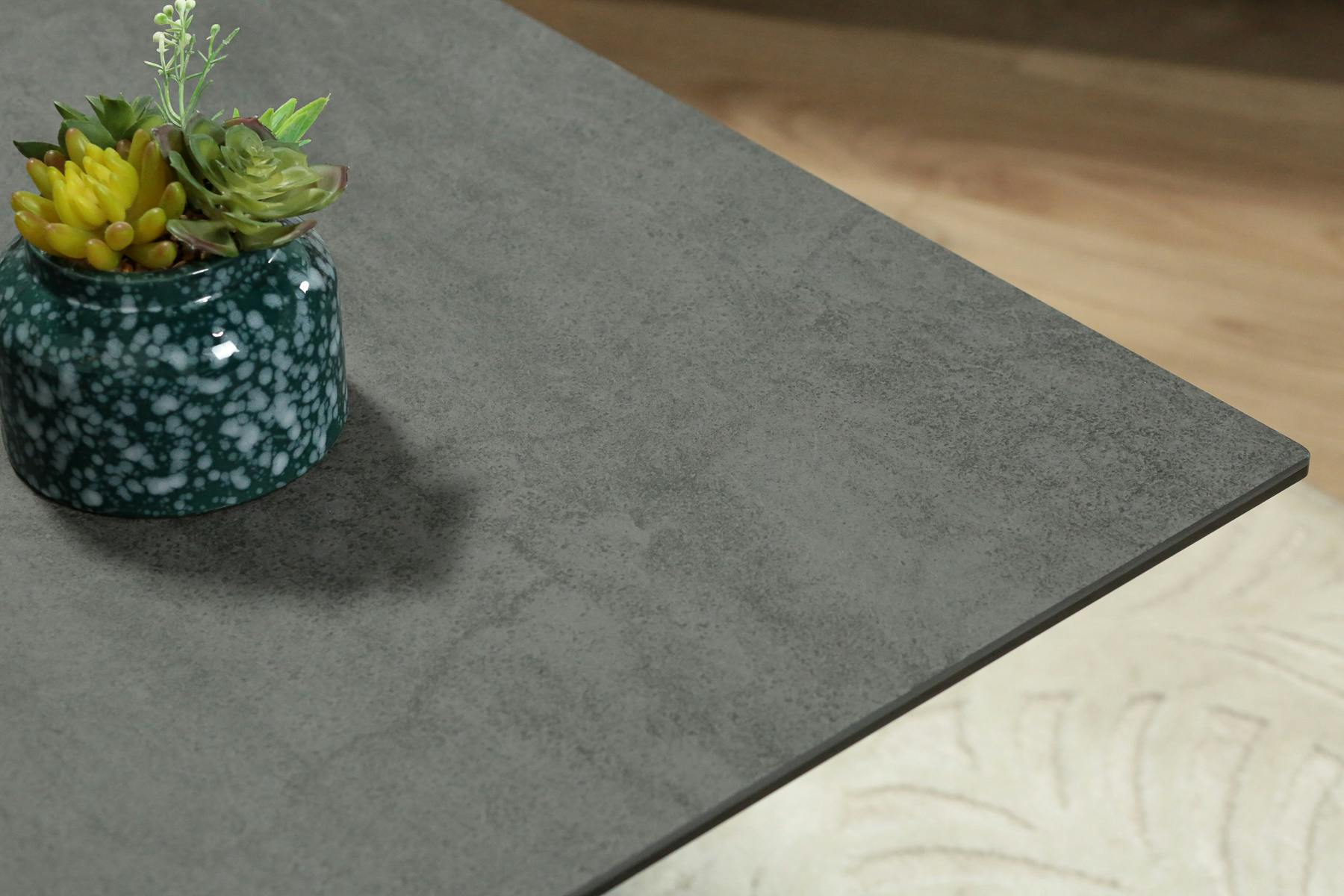 Table basse design en céramique anthracite LOMBARDIE | Tables basses ...