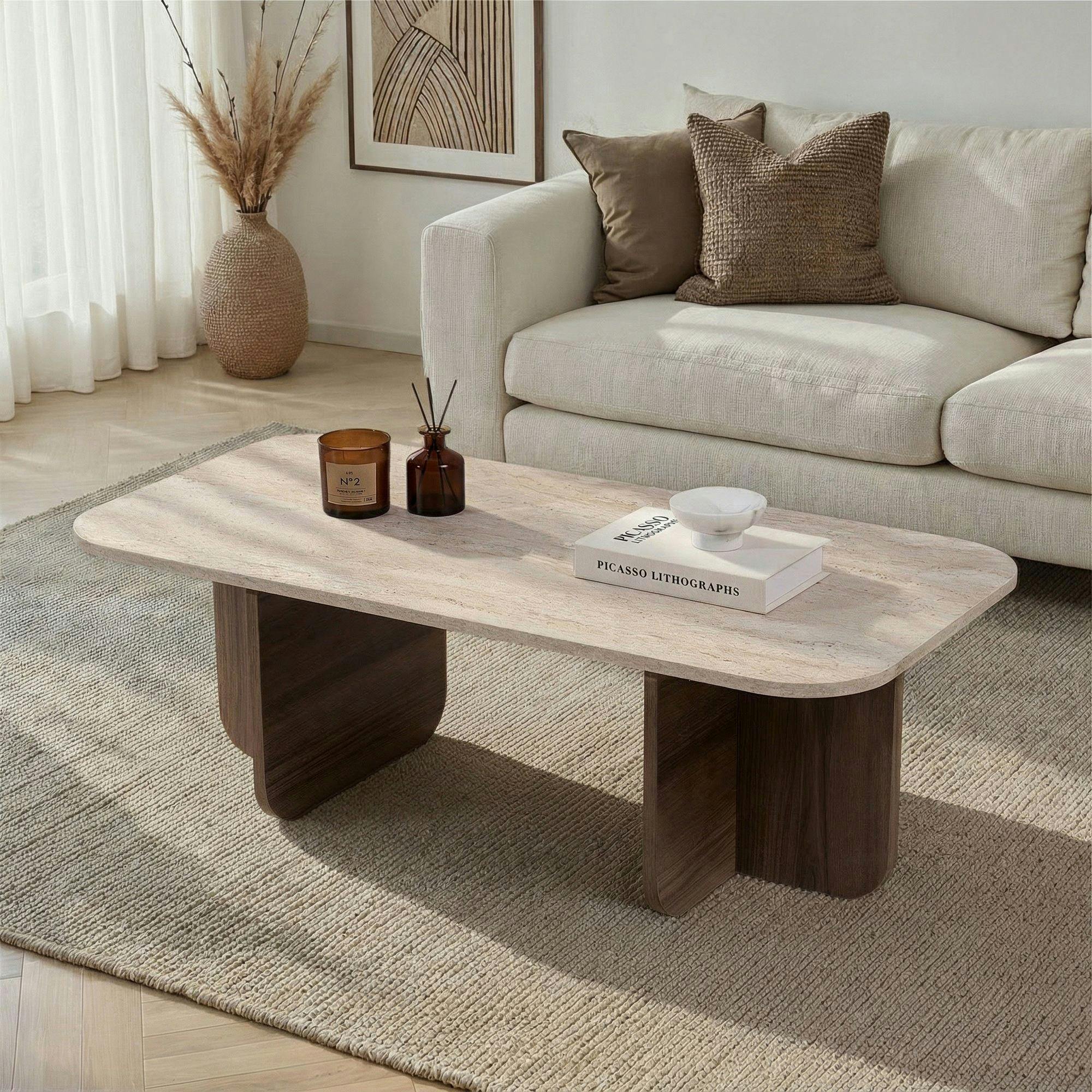 Table basse design organique décor travertin et noyer MARFA