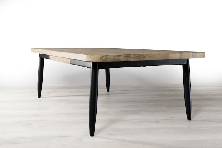 Table rectangulaire en bois massif pieds metal de style contemporain