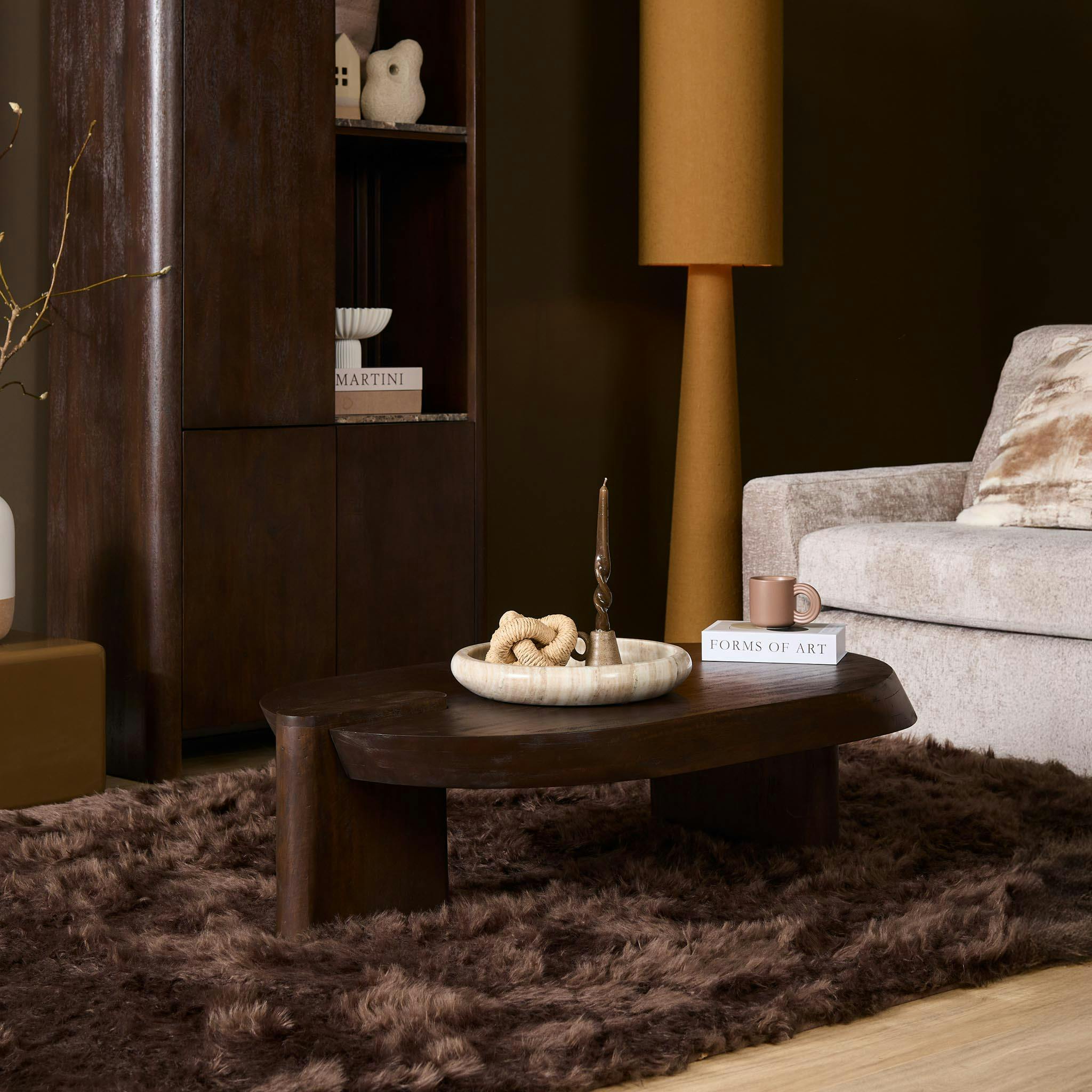 Table basse en bois foncé 2 pieds larges ALMA