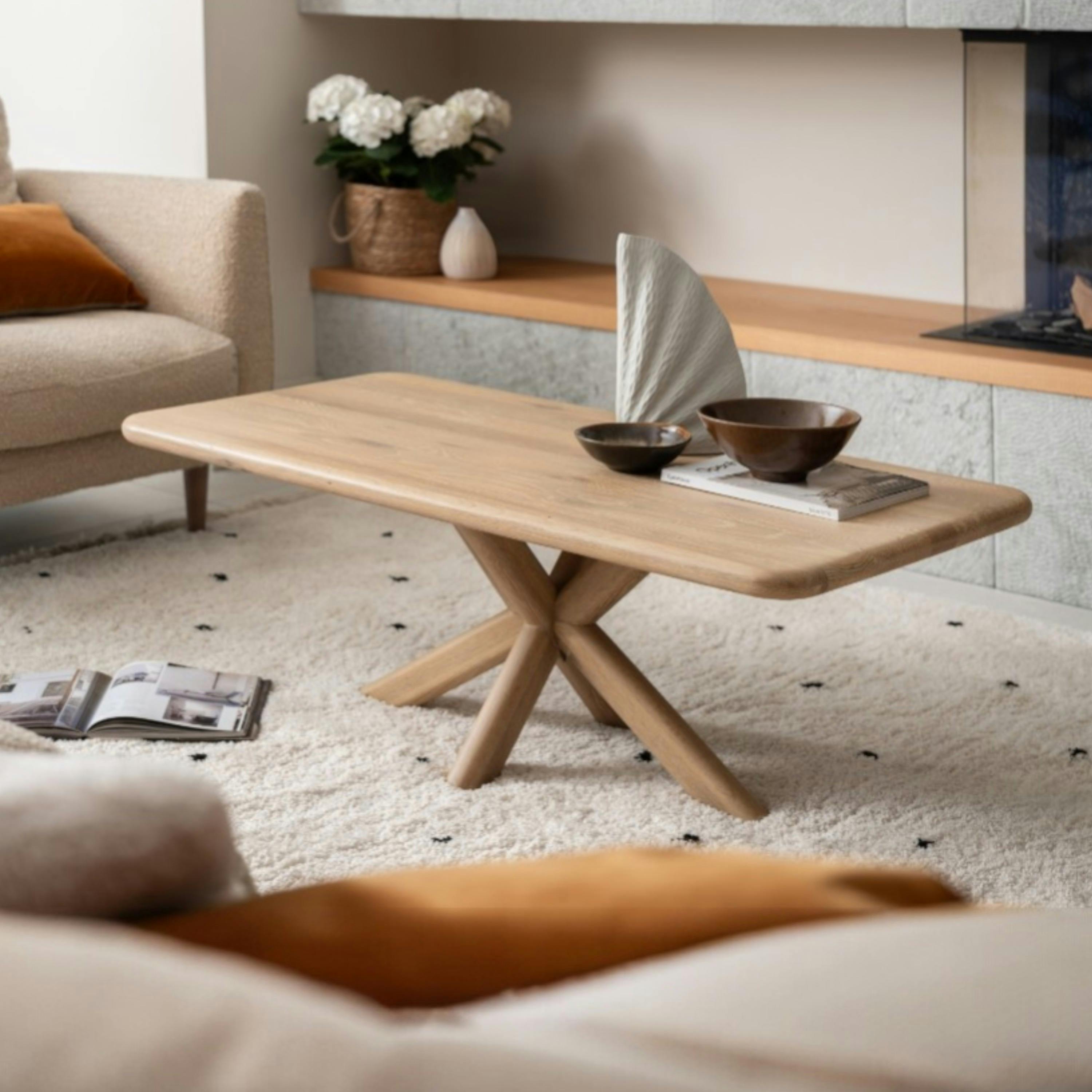 Table basse en chêne à bords arrondis ASTER