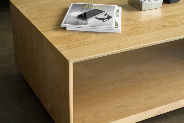 Table basse en bois massif deux plateaux de style contemporain