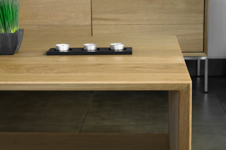 Table basse en bois massif deux plateaux de style contemporain