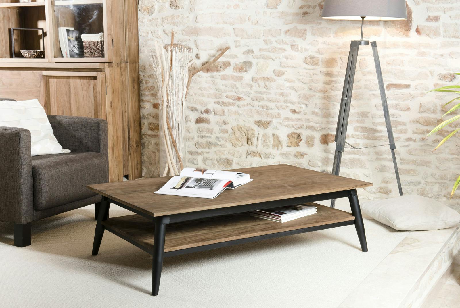 Table basse en bois recycle et metal deux plateaux de style contemporain