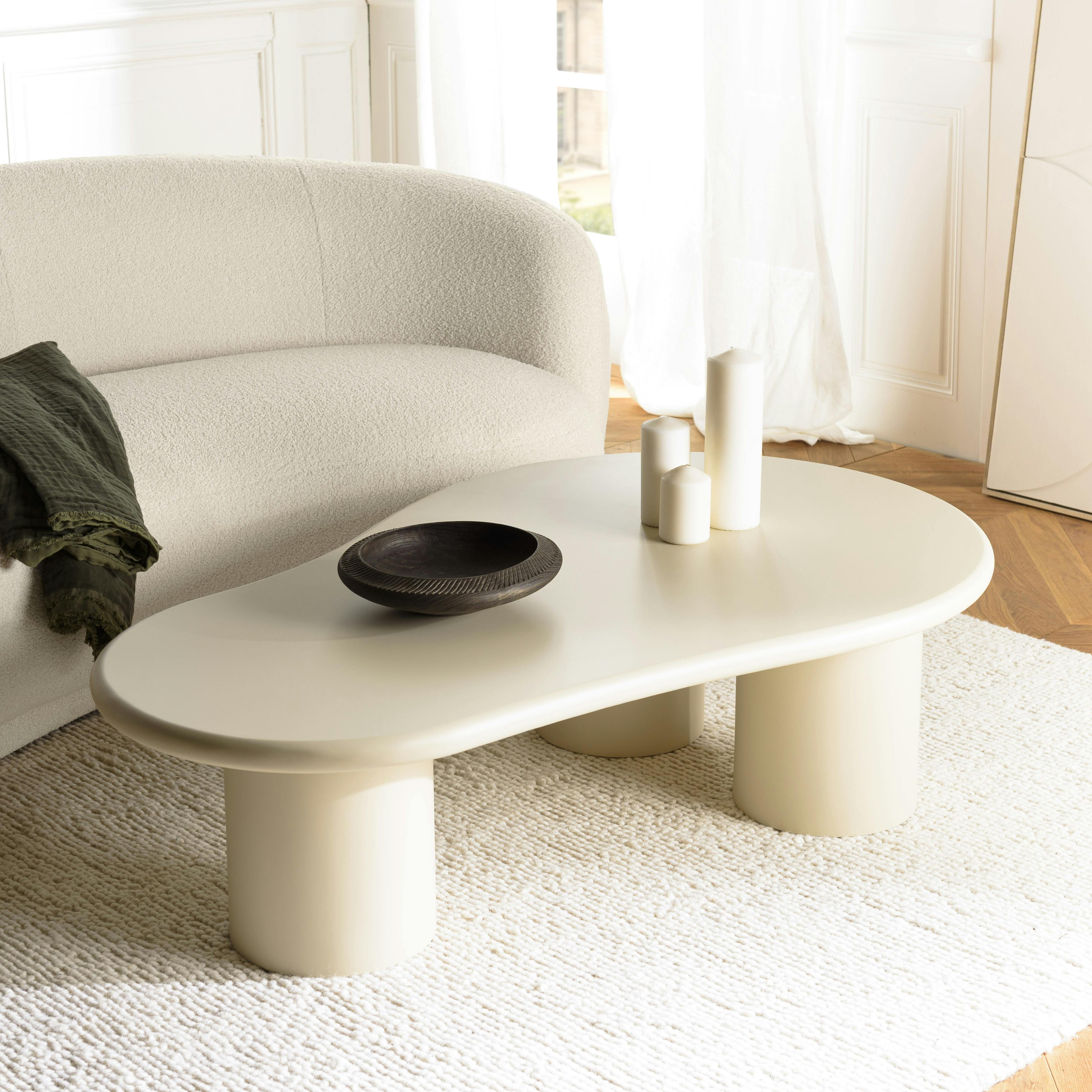 Table basse forme organique couleur beige effet béton  LINEA