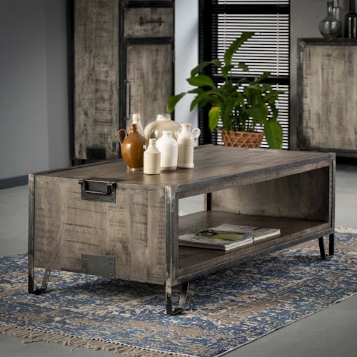 Table basse en bois gris et metal vieilli style industriel