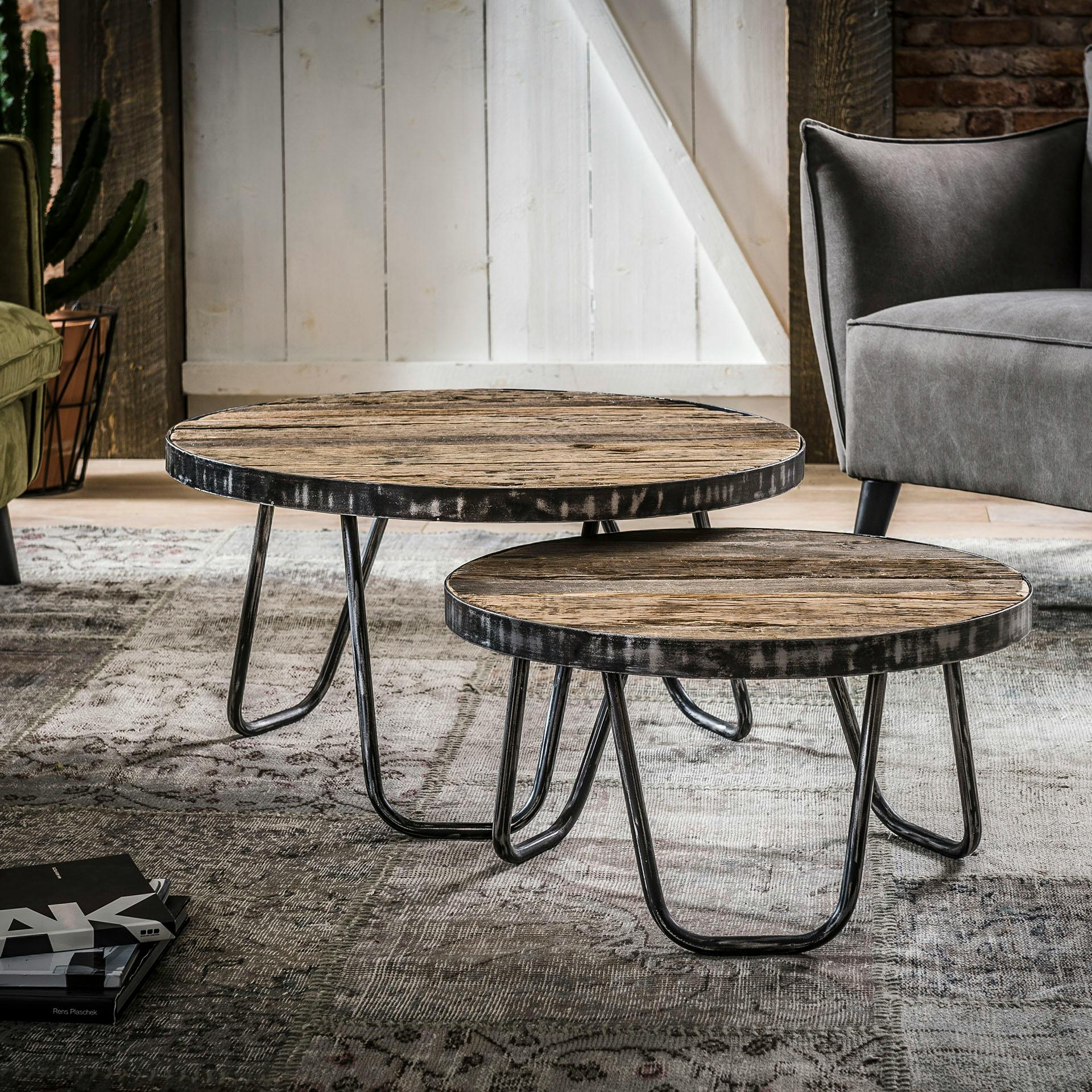 Tables basses gigognes en bois recycle et metal de style industriel
