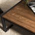Table basse rectangulaire en bois recyle et metal de style contemporain