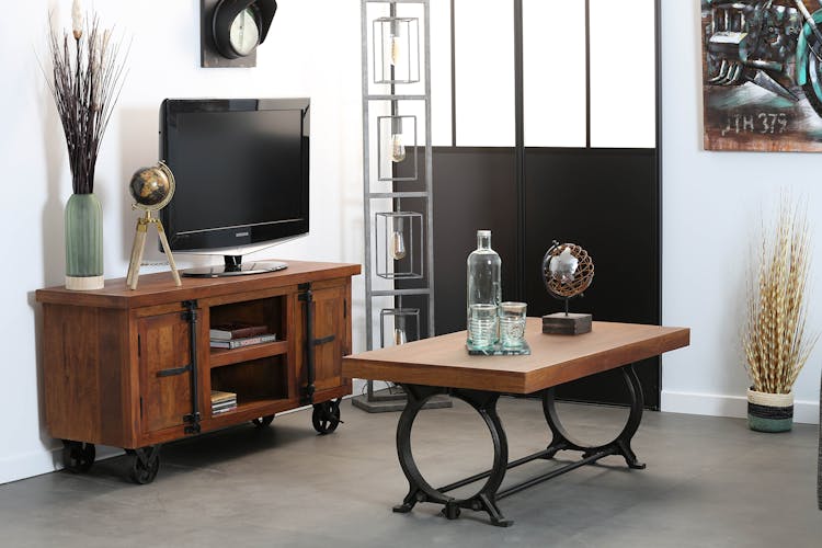 Table basse rectangulaire en bois recycle pieds metal de style industriel