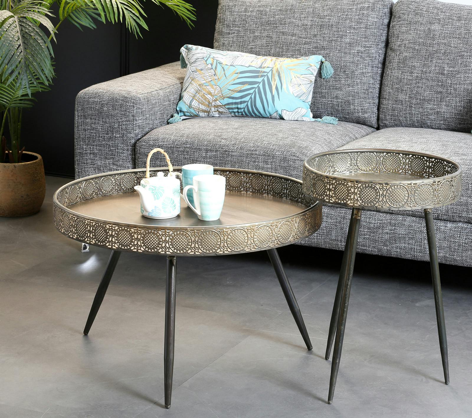 Table basse métal couleur bronze motifs ajourés grand modèle | Tables ...