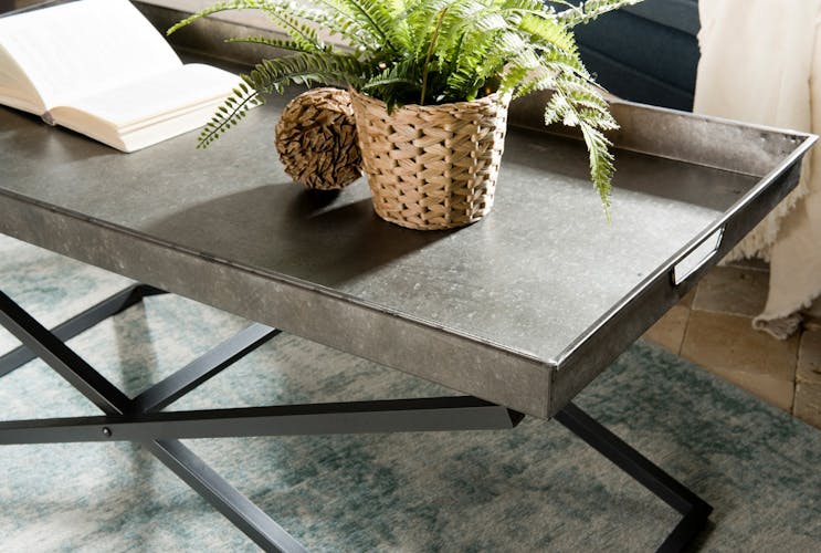 Table basse rectangulaure en metal vieilli de style industriel