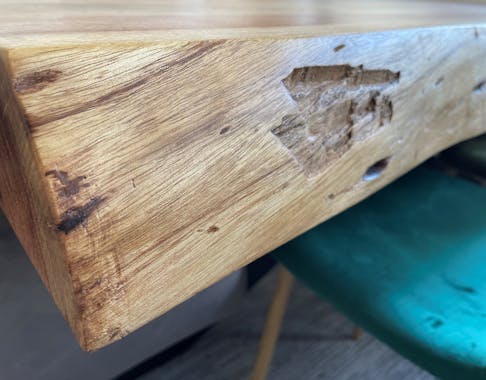 Table basse moderne en bois massif bordures naturelles MELBOURNE