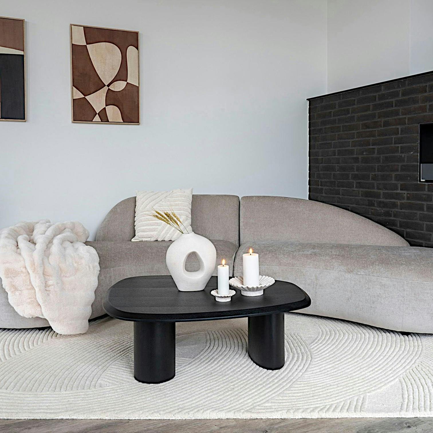 Table basse noire design organique placage frêne LISBONNE