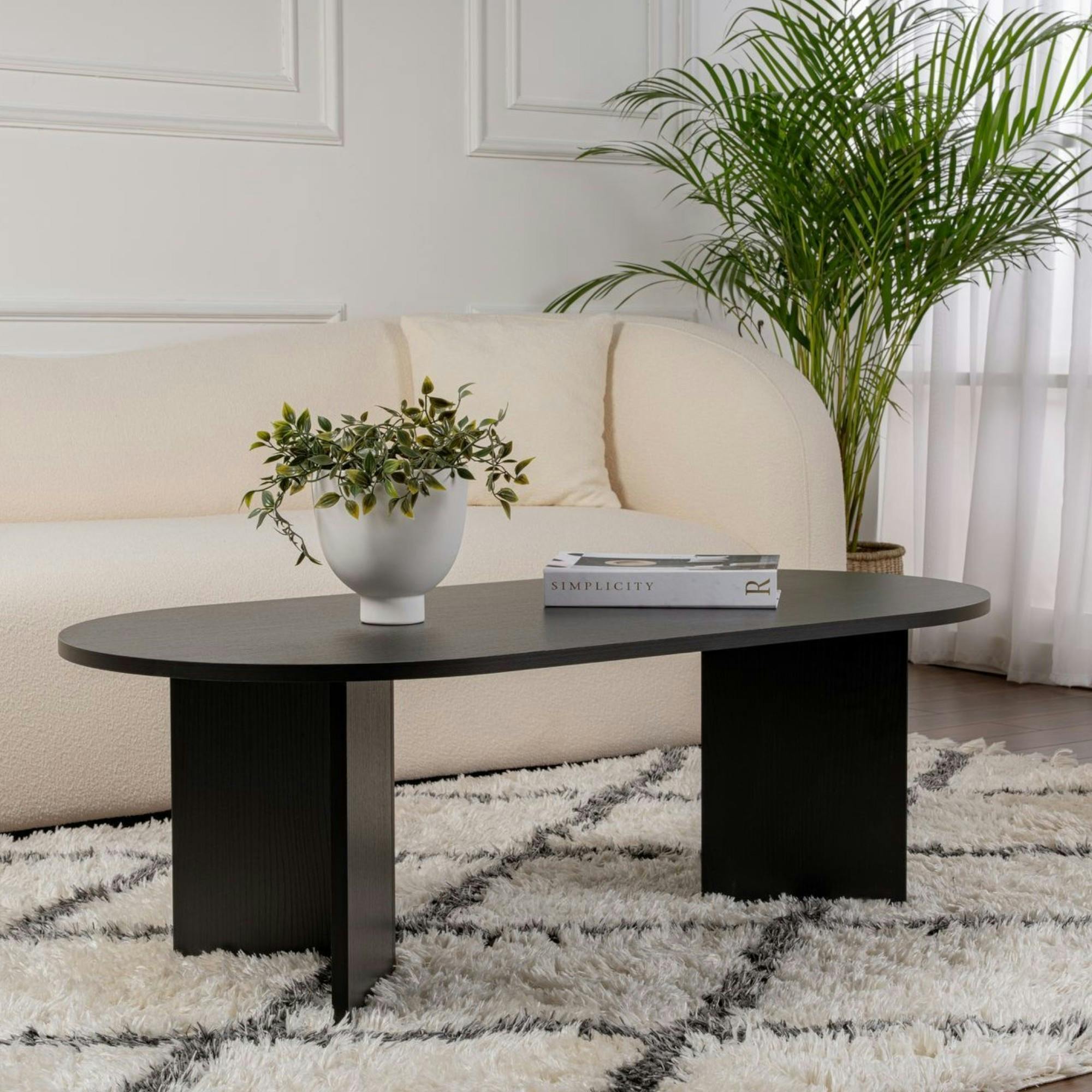 Table basse ovale noire effet bois - pieds en V MARFA