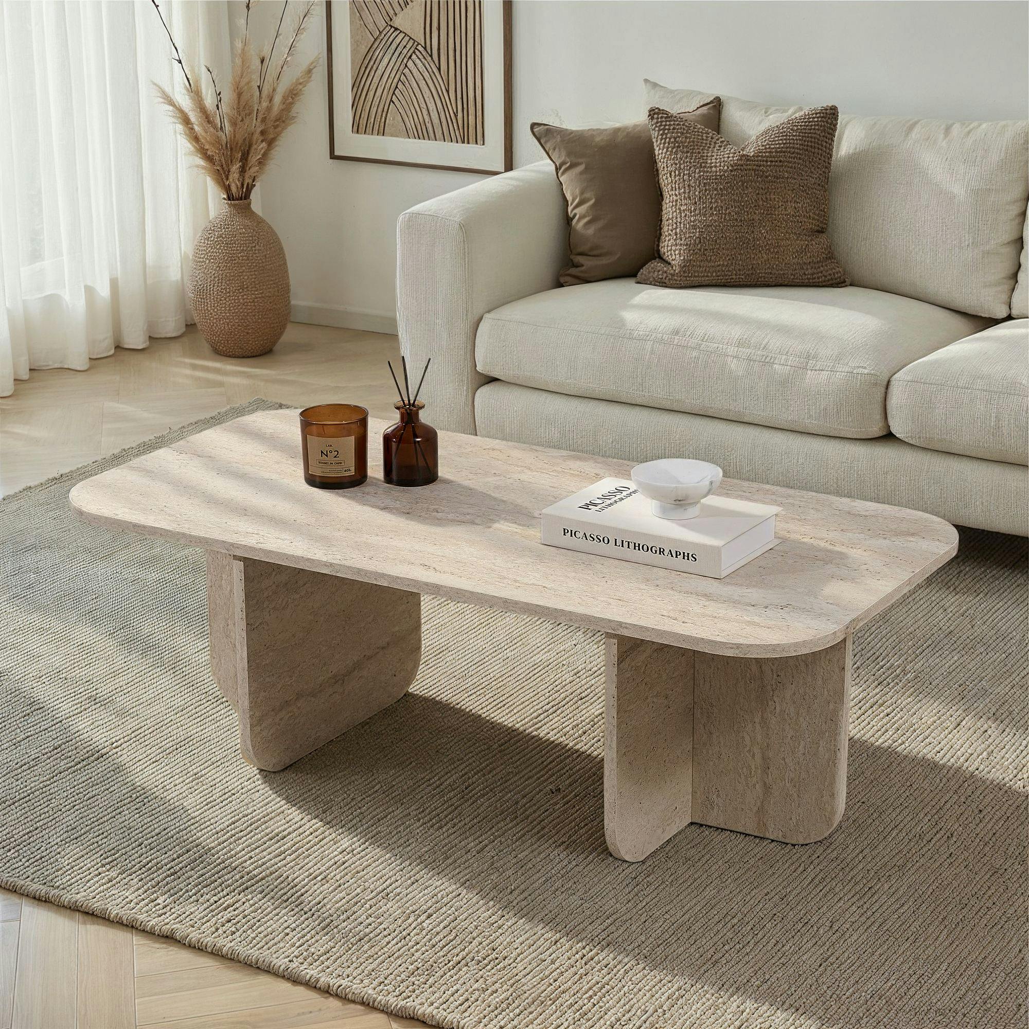 Table basse rectangulaire effet travertin bords ronds MARFA