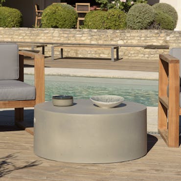Salon de jardin table d'extérieur rectangle en ciment pieds bois 200x100cm  + 2 bancs 200cm hercule 8 personnes gris Pier Import