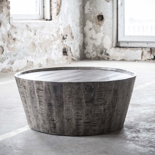 Table basse ronde en bois massif gris de style contemporain