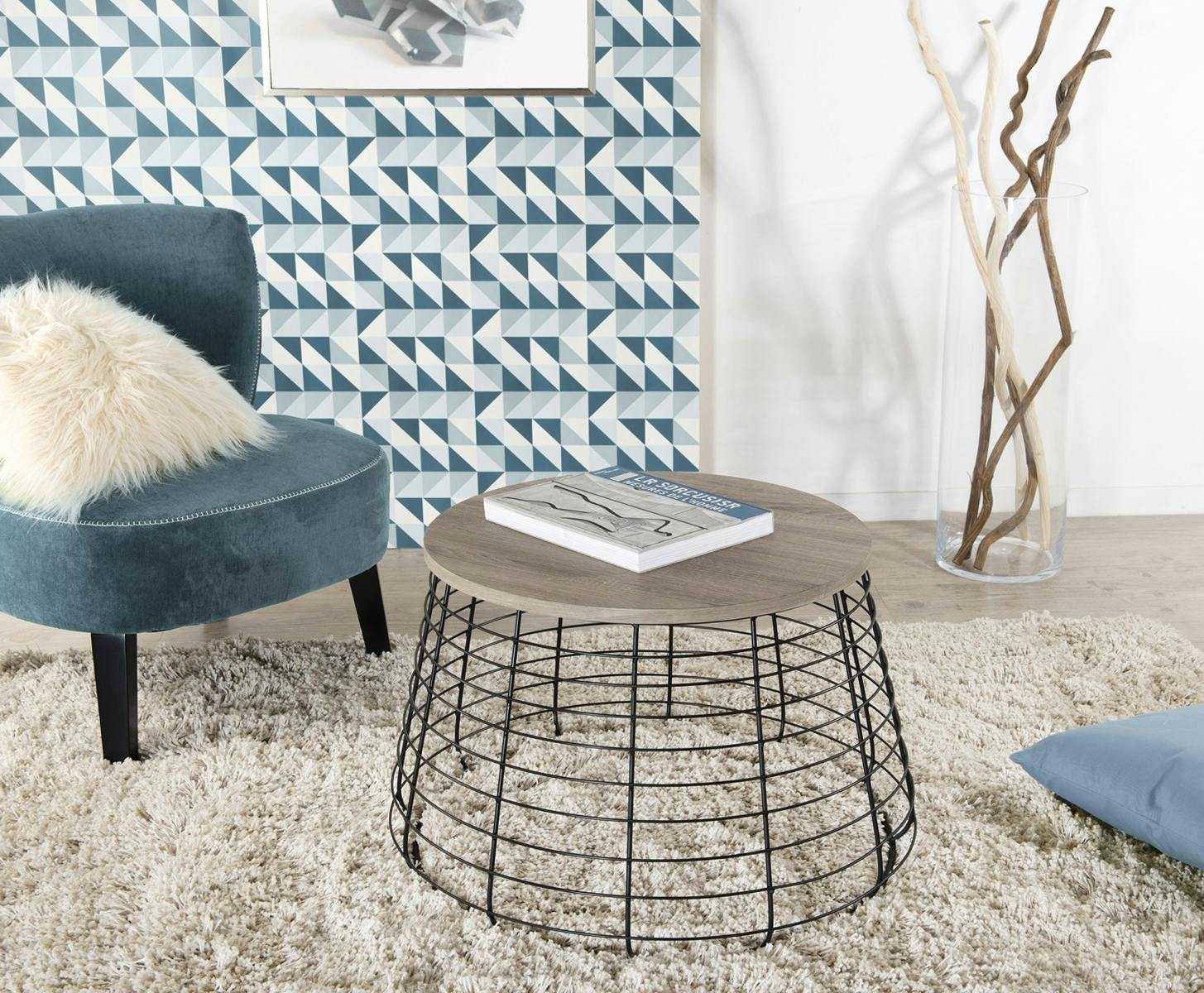 Table basse ronde en bois pied metal grillage de style contemporain