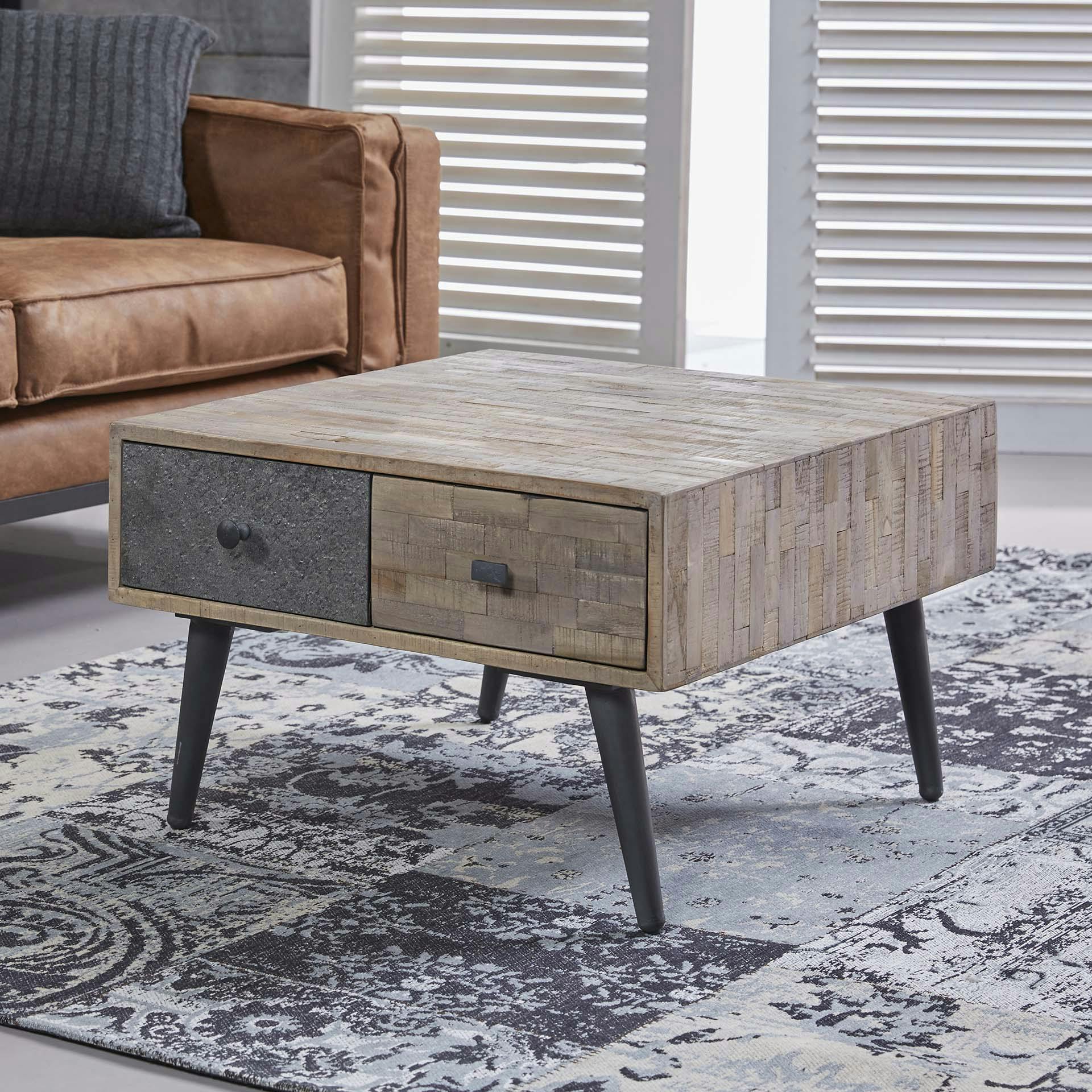 Table basse carree en bois recycle de style contemporain
