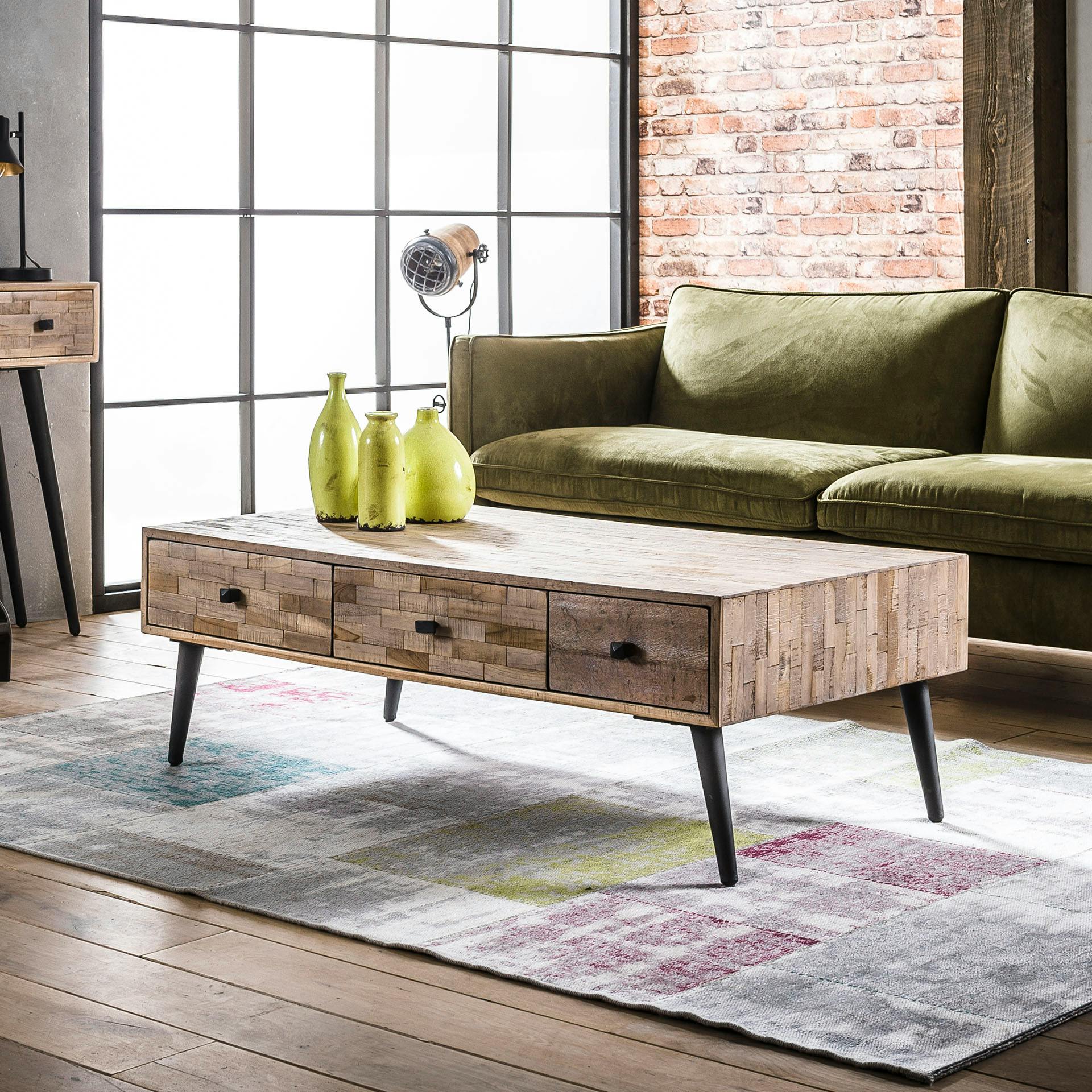 Table basse rectangulaire en bois recycle de style contemporain