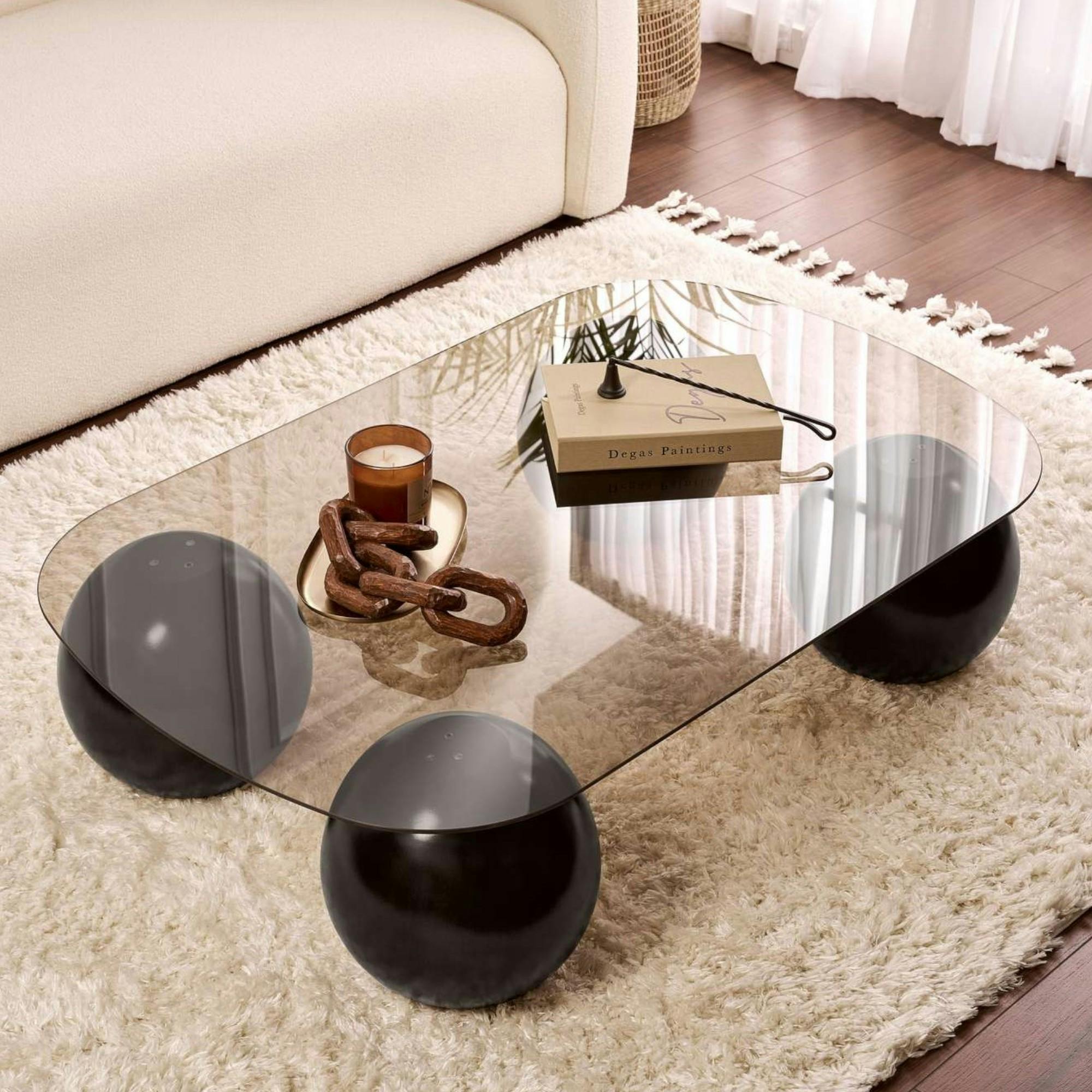 Table basse verre ambré bords arrondis - 4 pieds noirs KOCHI