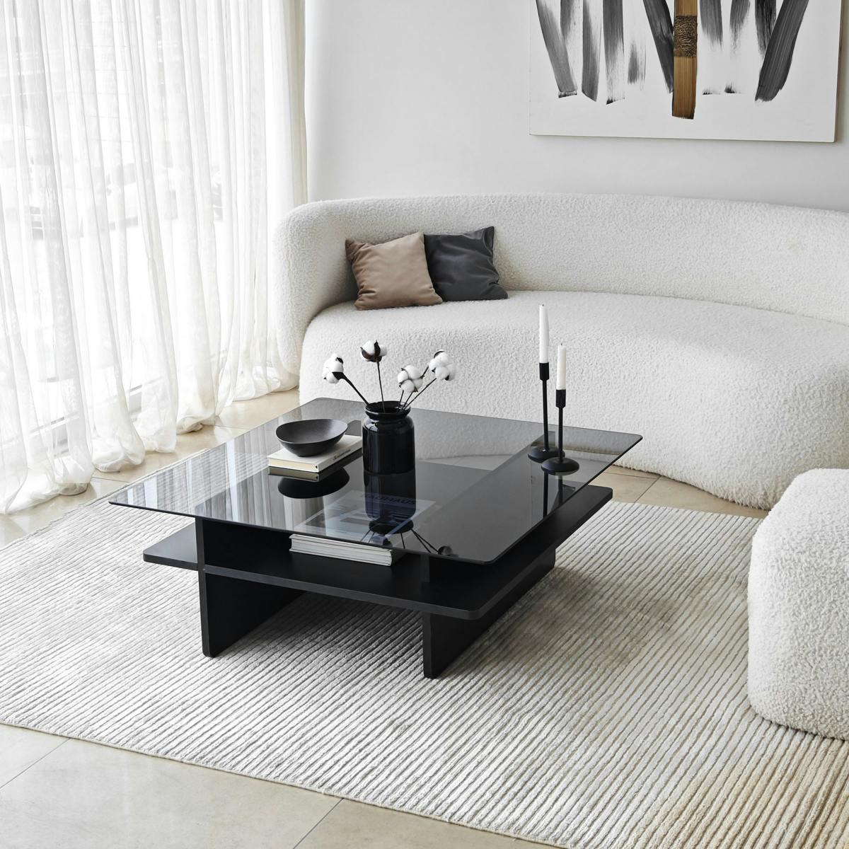 Table basse verre fumé carrée, base noire SALTA