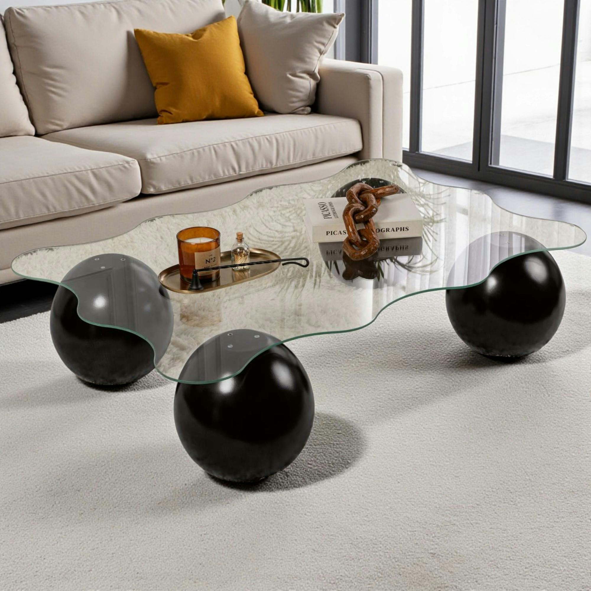 Table basse verre profil ondulé - 4 pieds boules noirs KOCHI
