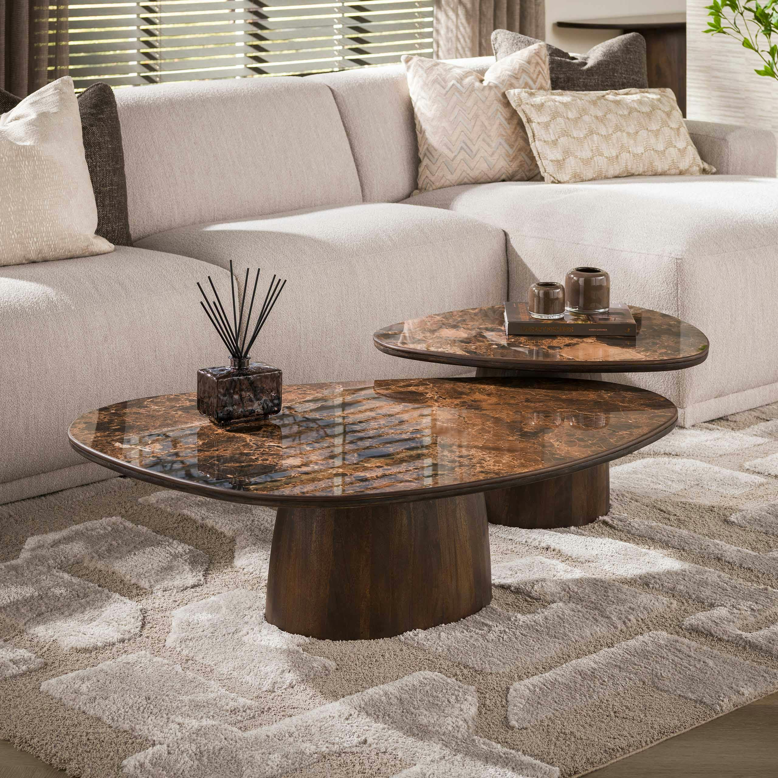 Table basse vintage en céramique marbrée forme triangle (x2) YANG