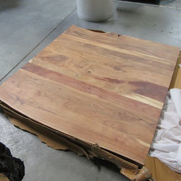  Table carrée bois massif pied mikado 150 cm MELBOURNE