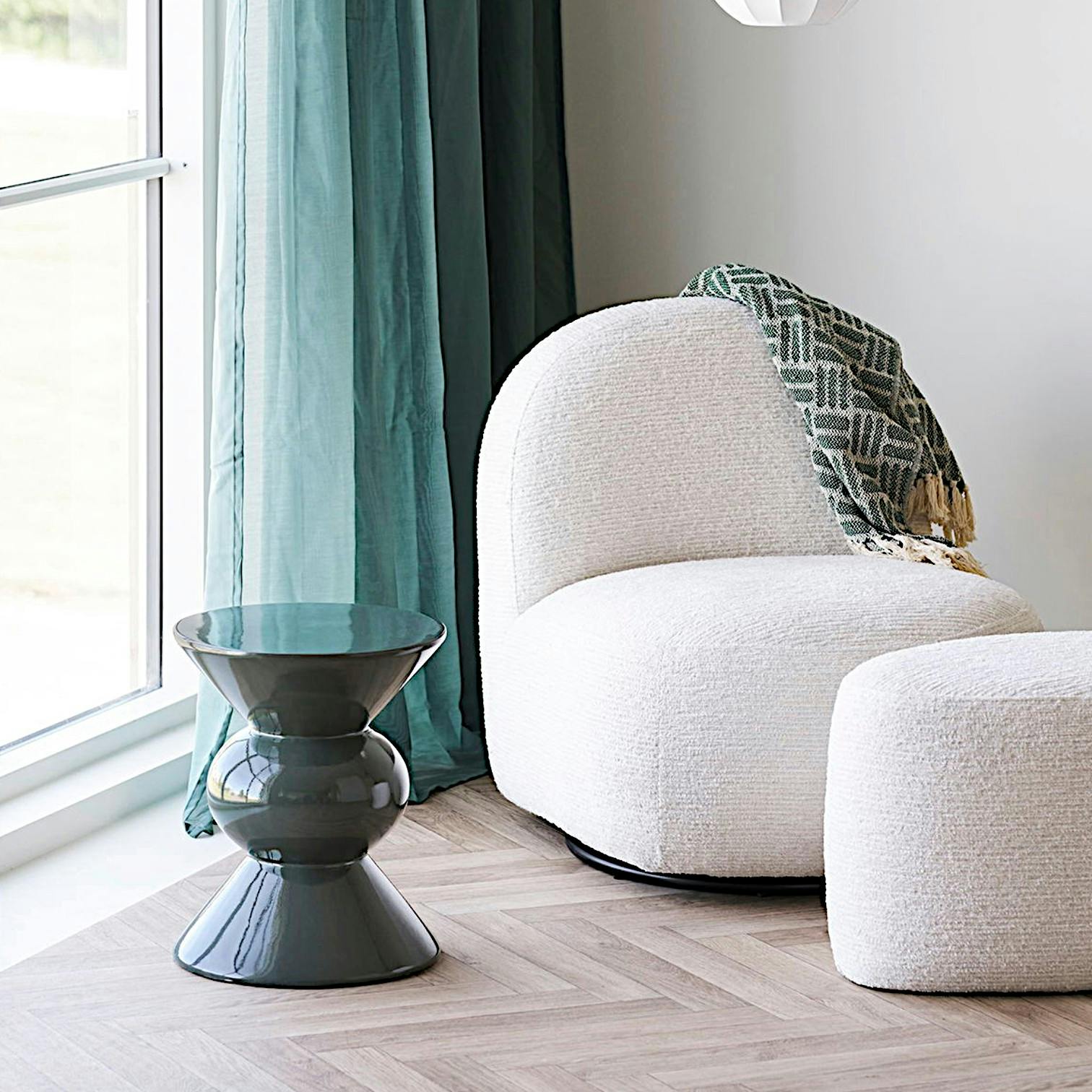 Table d'appoint design 70s totem vert brillant TULUM