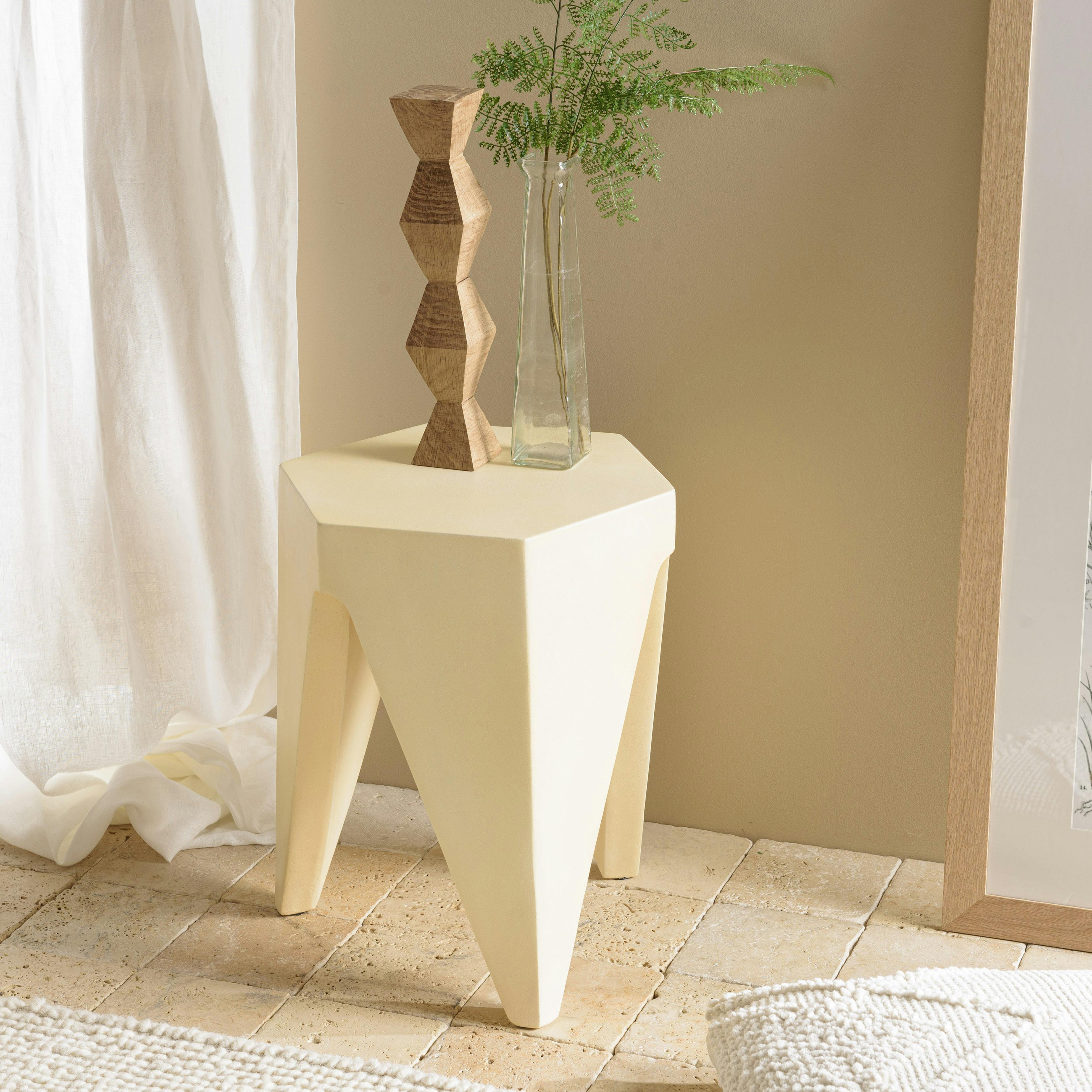 Table d'appoint en béton beige pieds V BRASILIA