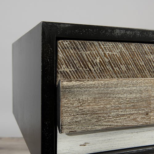 Table de chevet en Acacia massif noir 1 tiroir bandes teintes variées et pieds métal noir 60x45x59,5cm CADIX