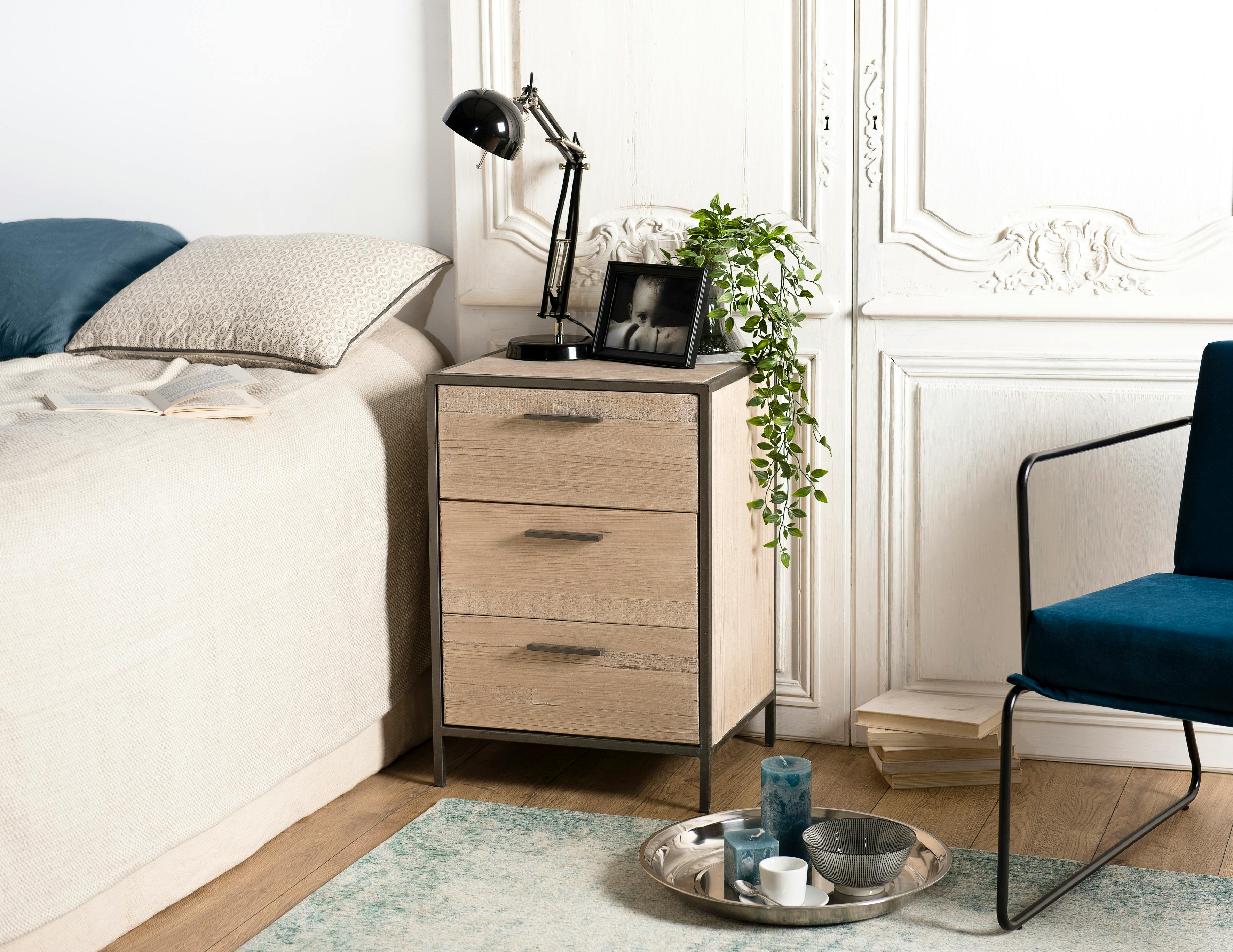 Table de chevet moderne 3 tiroirs CARPATES