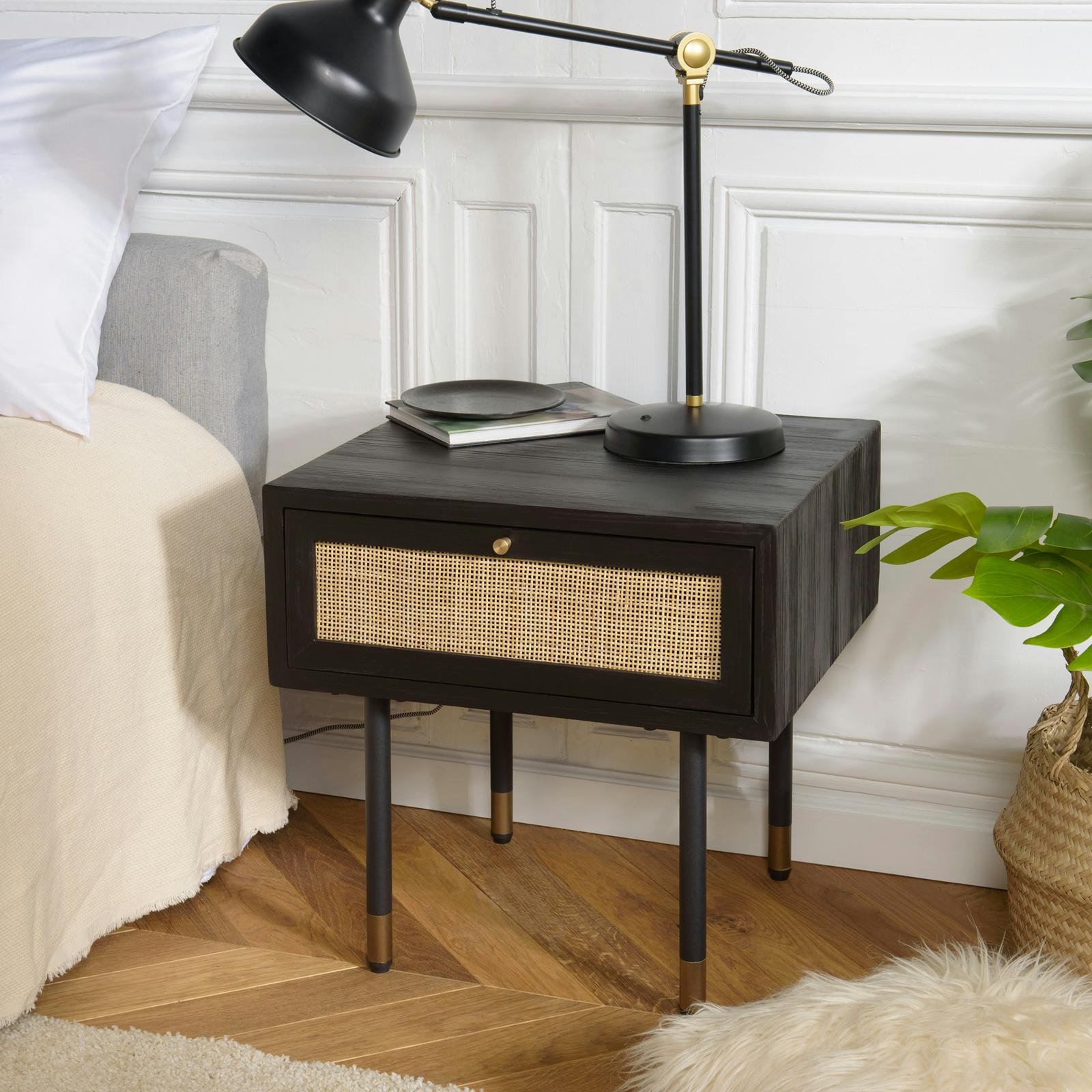 Table de chevet noire en bois et cannage ALICANTE