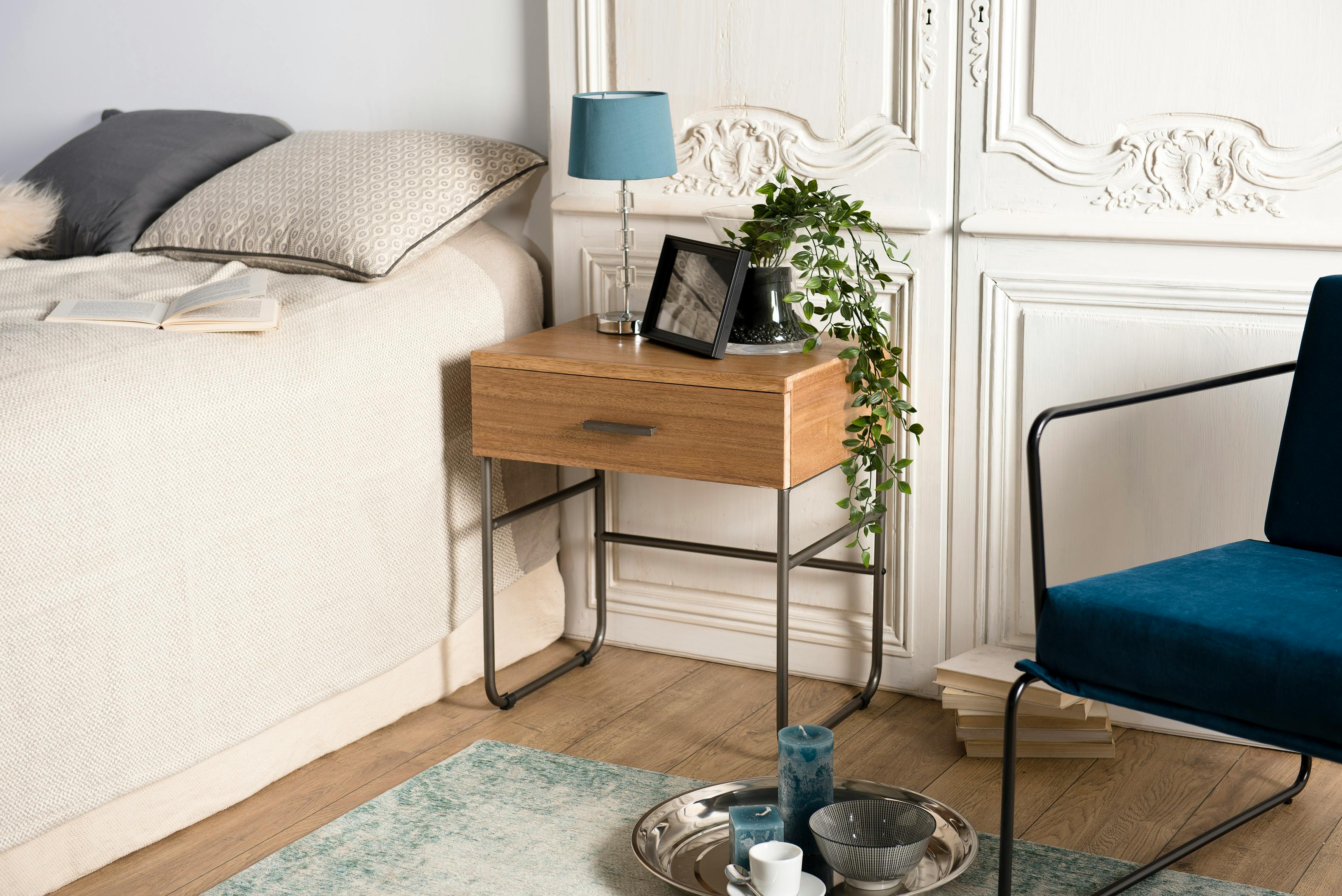 Table de chevet bois style rétro CARPATES