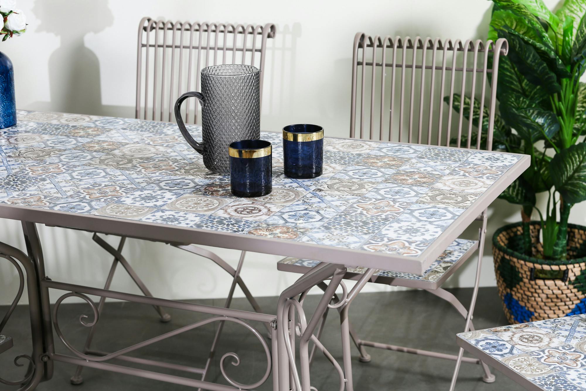 Table de jardin carreaux de ciment bleu et taupe 140 cm GRENADE