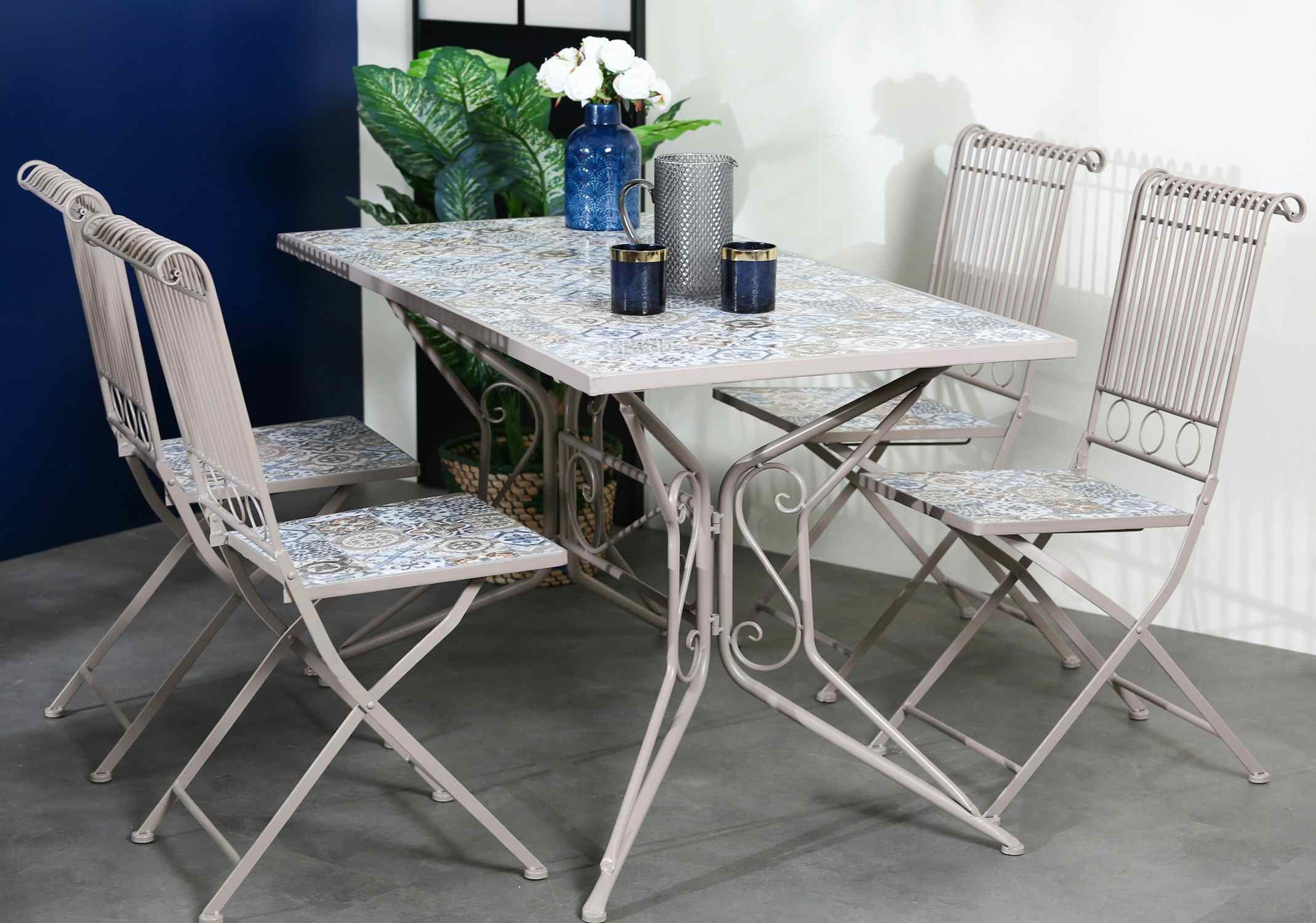 Table de jardin carreaux de ciment bleu et taupe 140 cm GRENADE