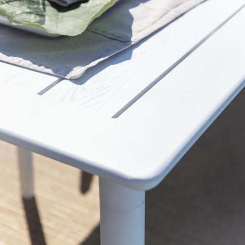 Table de jardin en aluminium finition blanc 140 cm STOCKHOLM