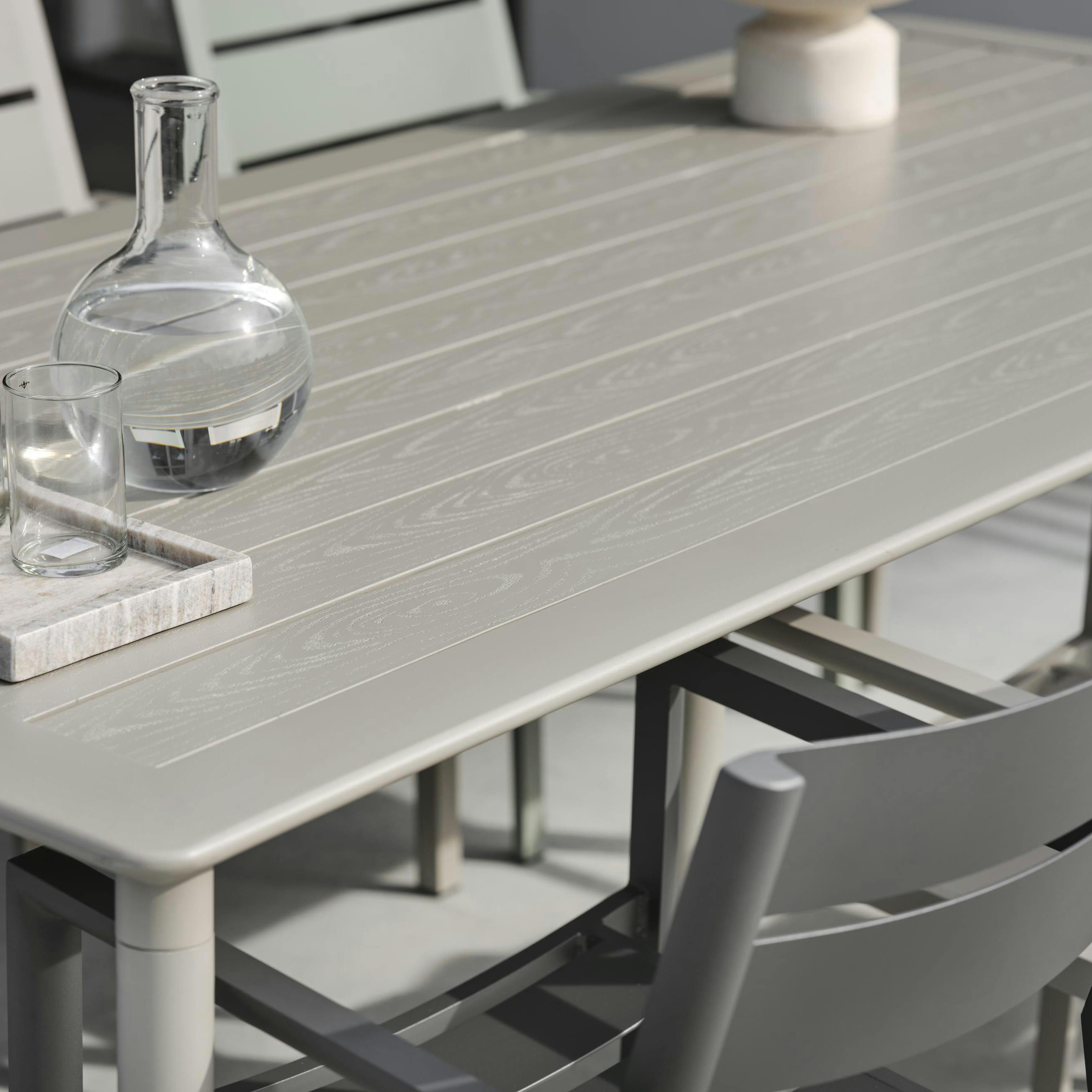 Table de jardin en aluminium finition gris sable 140 cm STOCKHOLM