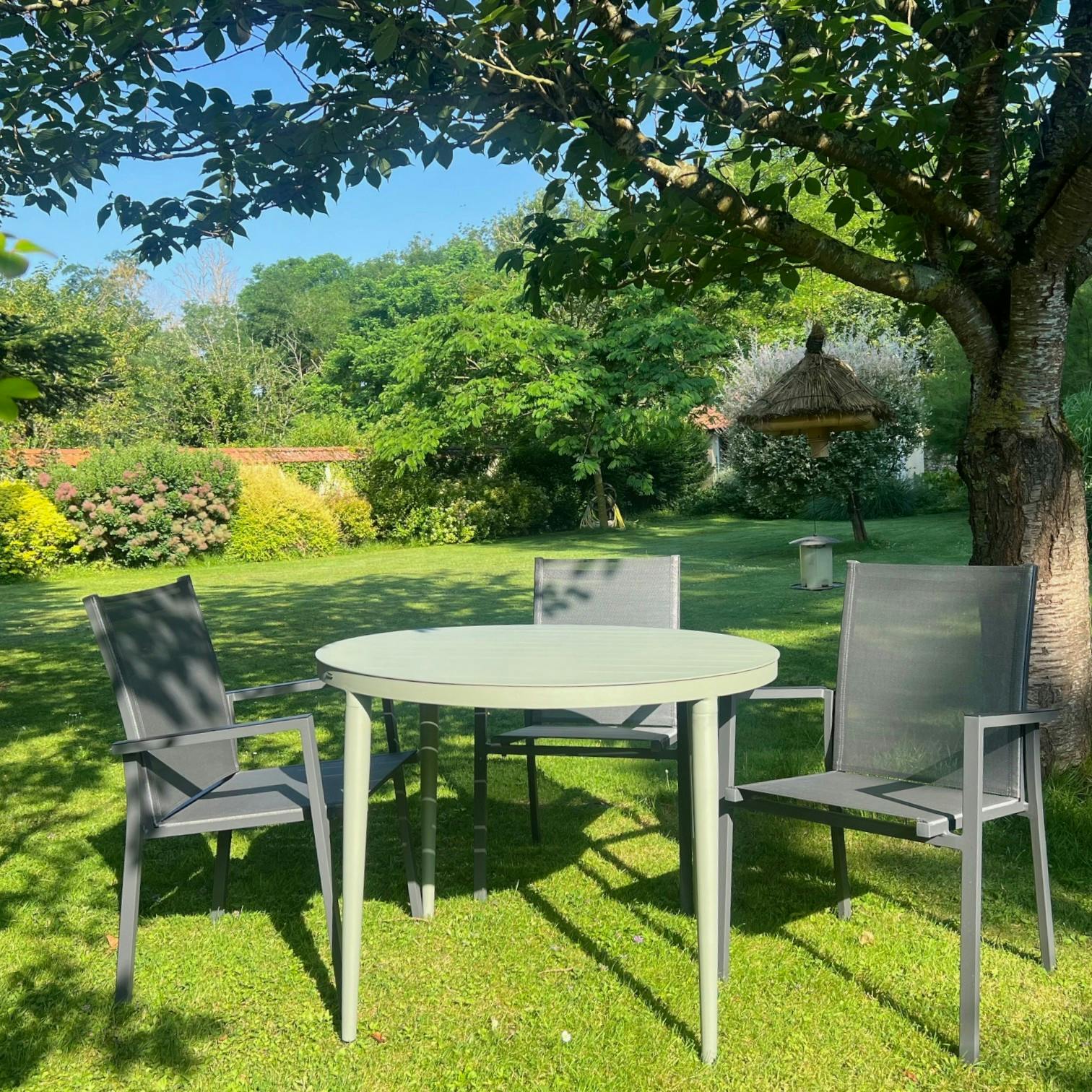 Table de jardin ronde en aluminium vert argile Ø 100 cm STOCKHOLM