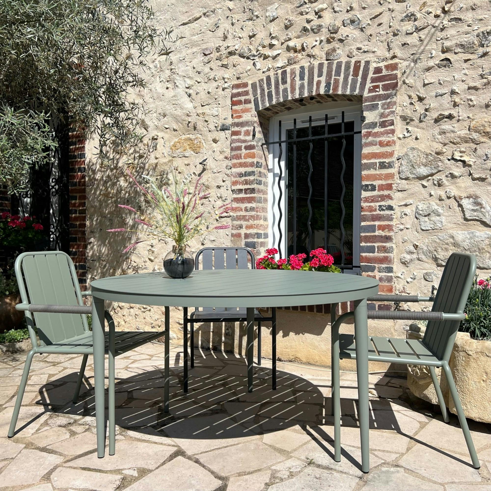 Table de jardin ronde en aluminium vert argile Ø 130 cm STOCKHOLM