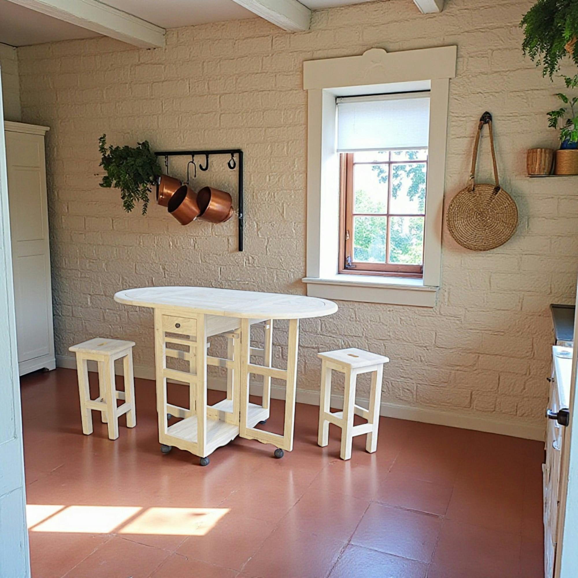 Table de repas à roulettes Hévéa pliante + 2 tabourets TRADITION